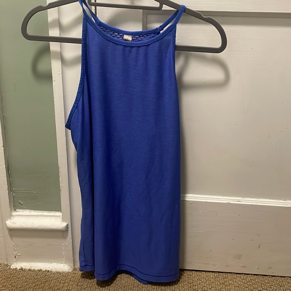 Women’s workout top